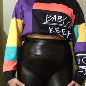 Colorblock Graphic Cropped Sweatshirt - Multicolor